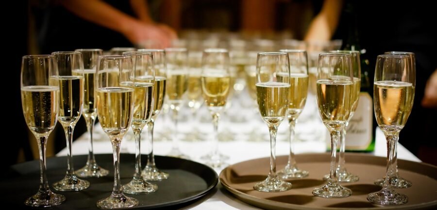 drinks, alcohol, glasses, champagne, wine, serving trays, alcoholic drinks, beverage, refreshment, catering, wedding, party, event, celebration, alcohol, alcohol, champagne, champagne, champagne, champagne, champagne, wine, wine, catering, catering, wedding, wedding, party, party, party, party, event, event, event
